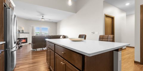 08-121 2871 Spring Rose Cir.jpg