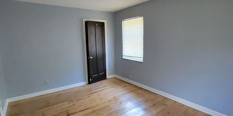 BEDROOM3.JPG