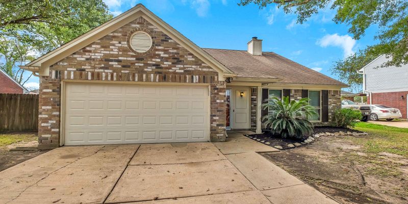 Pearland House: 5216 Spring Branch Dr