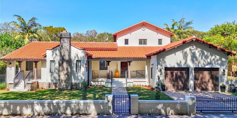 Coral Gables House: 519 Alhambra Cir