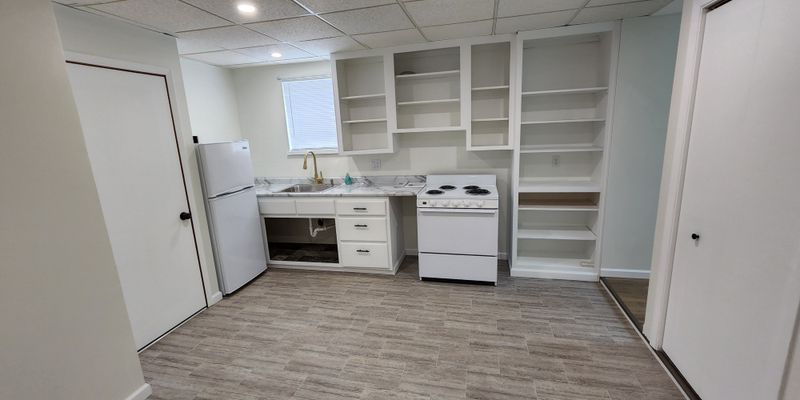 Escanaba Apartment: 517 1st Avenue South