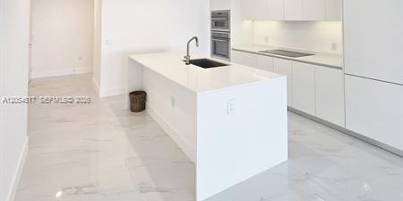 Miami Condo: 725 NE 24th St