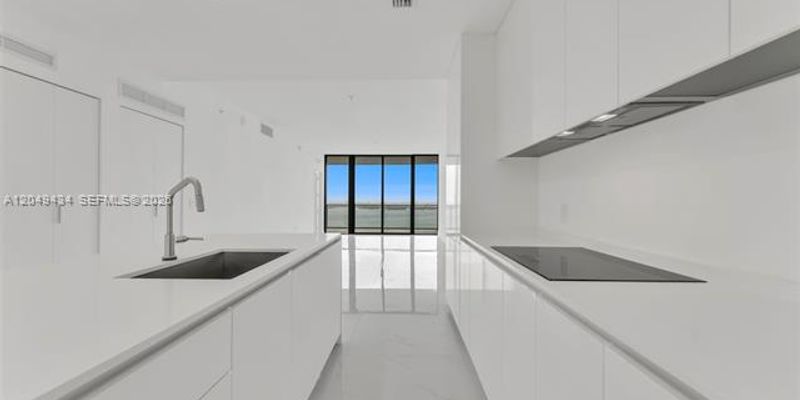Miami Condo: 700 NE 24th St