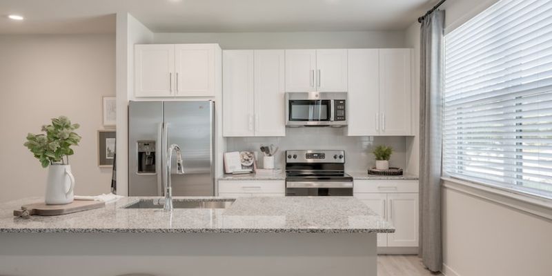 Houston Apartment: 200 Hogan St