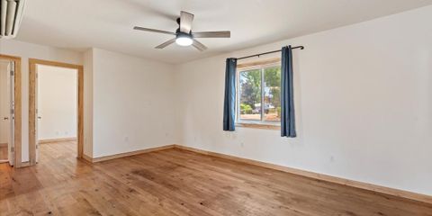 05-005_Living Room.jpg
