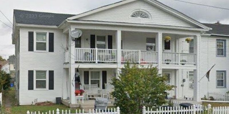 Bristol House: 321 Garfield Street