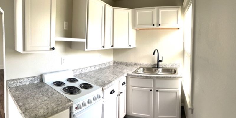 Fairfield Apartment: 201 W Jefferson St