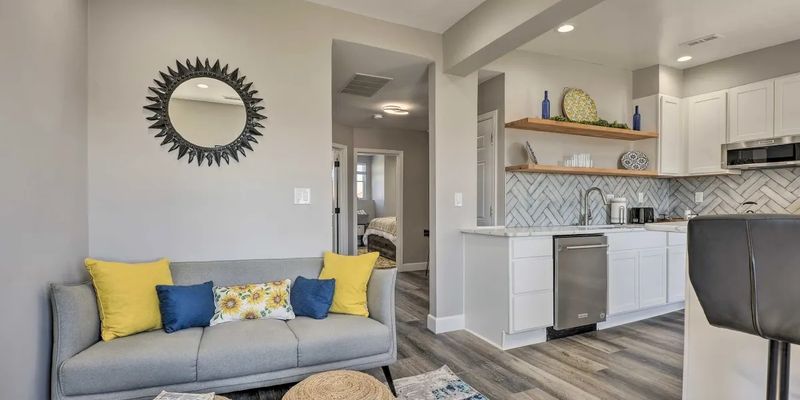Baltimore Apartment: 941 Brooks Ln