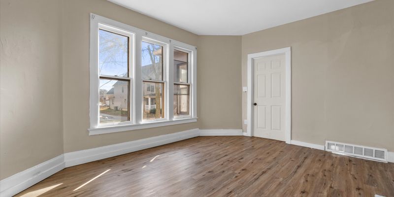 Milwaukee Apartment: 2765 N 26th St