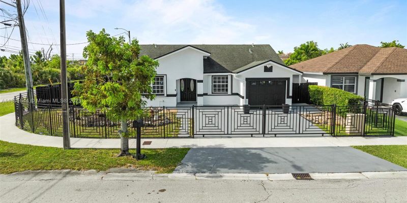 Miami House: 13400 SW 182nd St