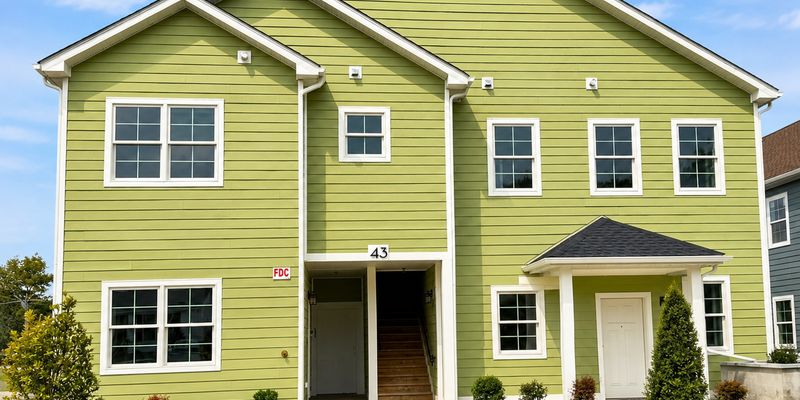 Easton Apartment: 43 Clay Street