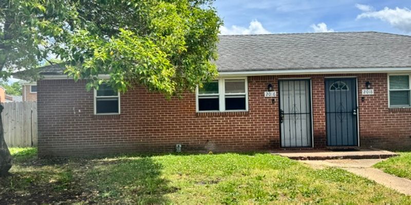 Chesapeake Apartment: 2016 Pond Ln