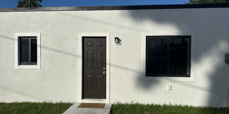 Fort Myers Apartment: 4523 Palm Beach Blvd