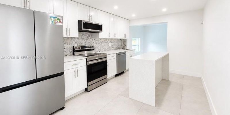Dania Beach House: 4028 SW 49th Ct