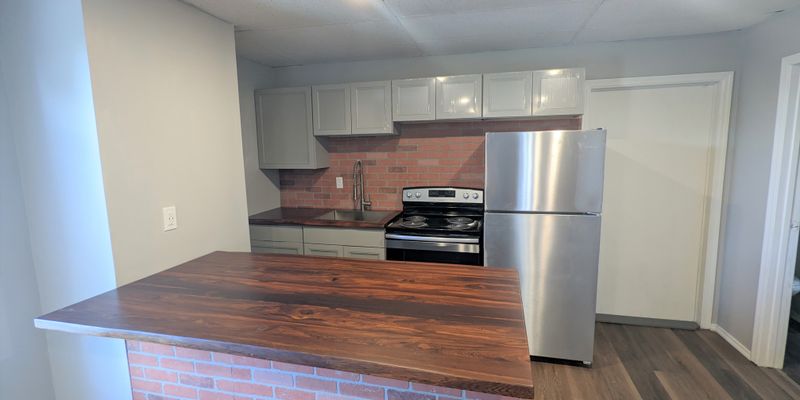 Troy Apartment: 594 4th St