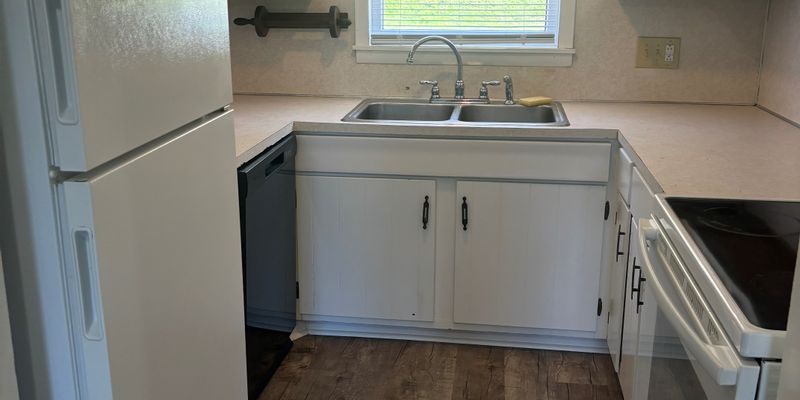 Kingsport Apartment: 3955 Kent St