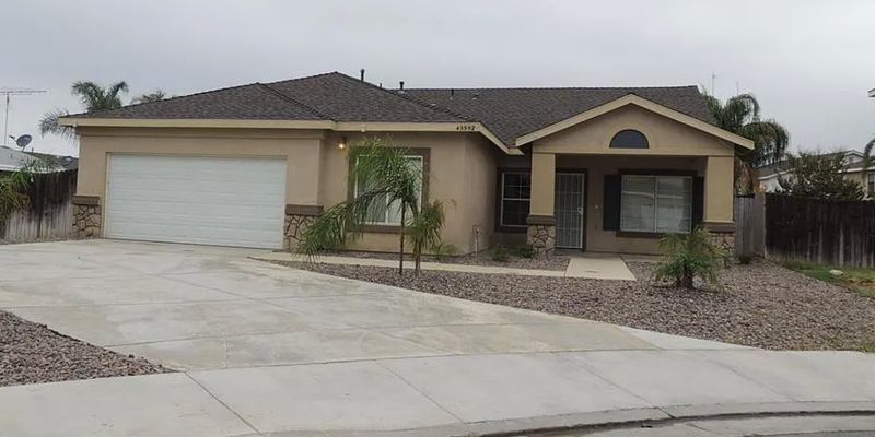 Hemet House: 43592 Yukon Ct