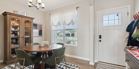 04-107 1275 Pricilla CT.jpg