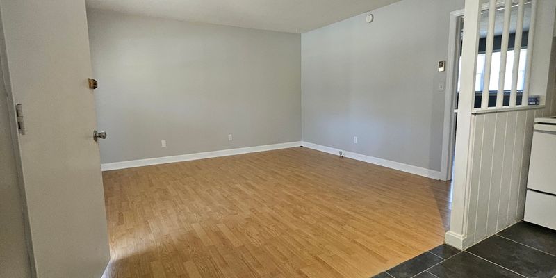 Winston-Salem Apartment: 4709 Evelyn Rd NW