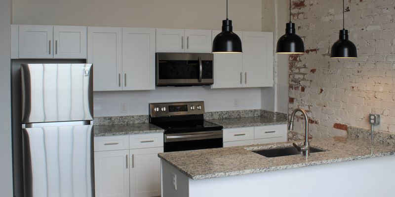 Suffolk Apartment: 410 Wellons St