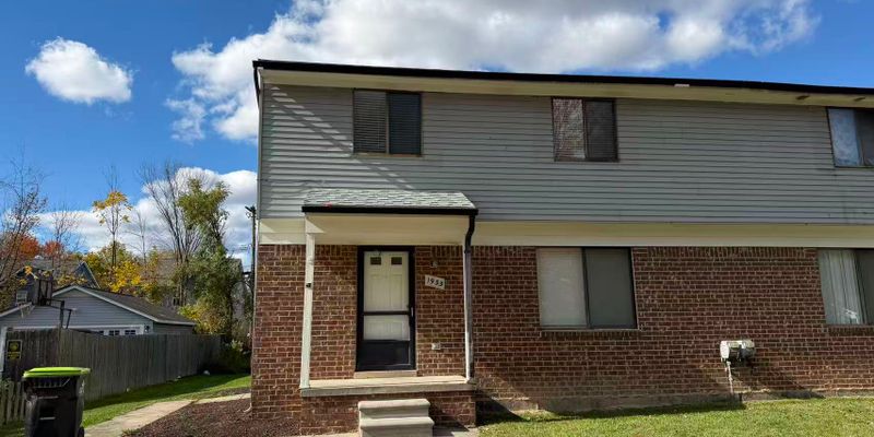 Canton House: 1933 Marlowe St