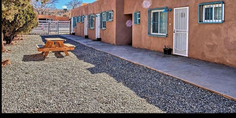Albuquerque Apartment: 525 Mesilla St SE