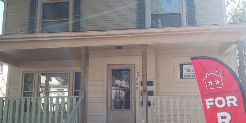 Lansing Apartment: 323 West Saginaw Street