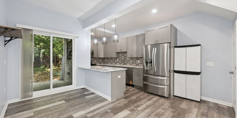 Pittsburgh House: 305 N Graham St