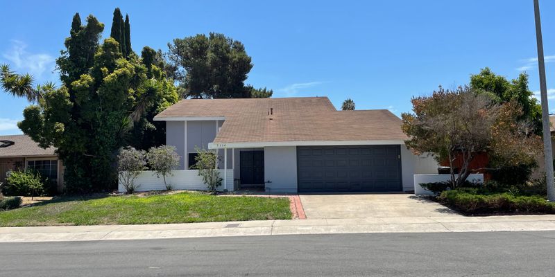 San Diego House: 7354 Steinbeck Ave