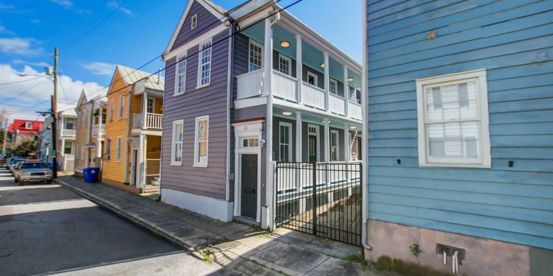 Charleston House: 21 Hampden Ct