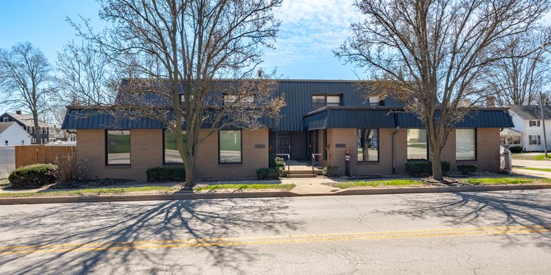 Plymouth Apartment: 225 W Jefferson St