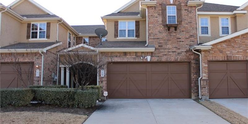 The Colony House: 5848 Clearwater Dr