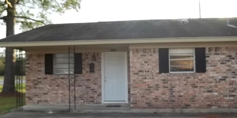 Nederland House: 1516 Kent Ave