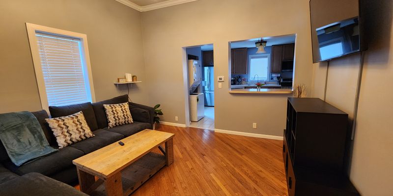 Grand Ledge House: 307 W Scott St