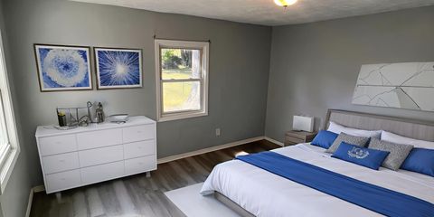 IMG_1805 - Bedroom - virtual - 2.jpeg