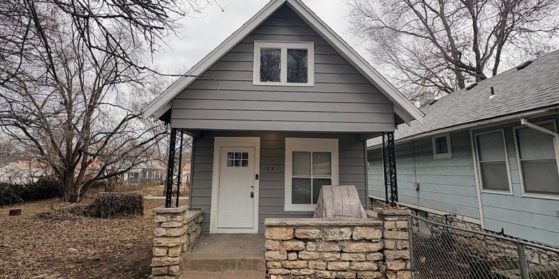 Kansas City House: 135 Lawndale Ave