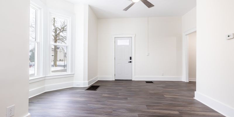 Bellefontaine Apartment: 332 Detroit St S