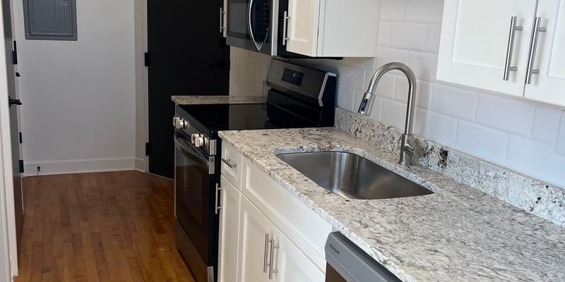 Pulaski Apartment: 500 Pico Terrace