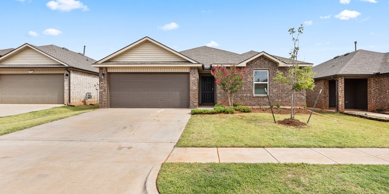 Mustang House: 10413 SW 41st Pl