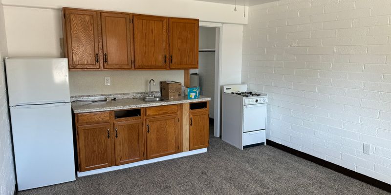 Aztec Apartment: 221 S Main Ave
