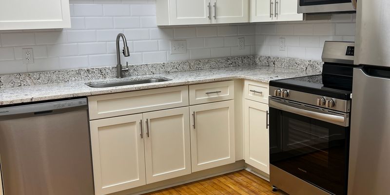 Pulaski Apartment: 500 Pico Terrace