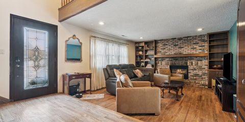 04-107 1245 Michelle CT.jpg