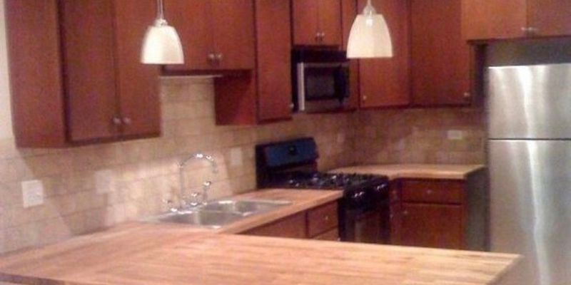 Chicago Apartment: 8910 S Commercial Ave