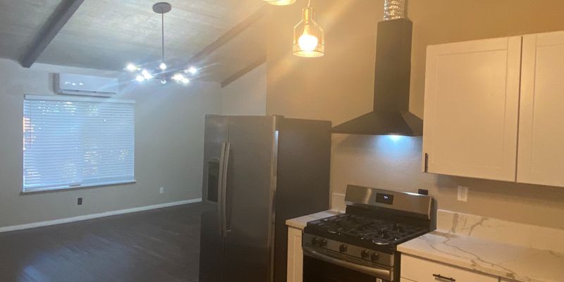 Ridgecrest Apartment: 221 S Valley St