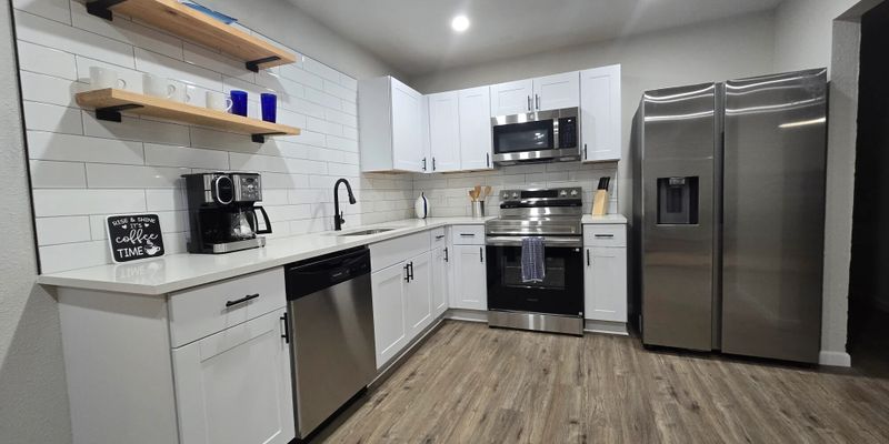 San Antonio House: 12107 El Sendero St