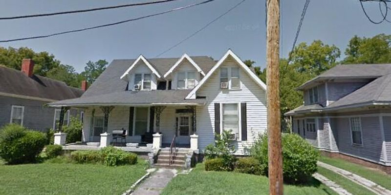 Jackson Apartment: 123 Campbell Street