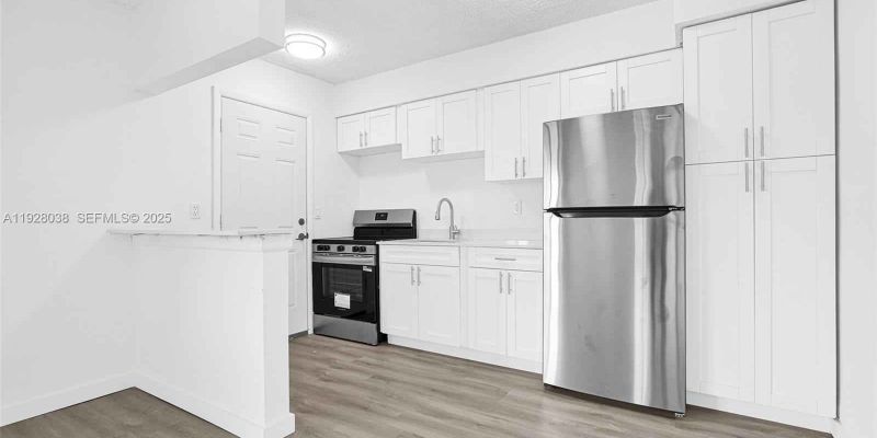 Miami Apartment: 13210 Memorial Hwy