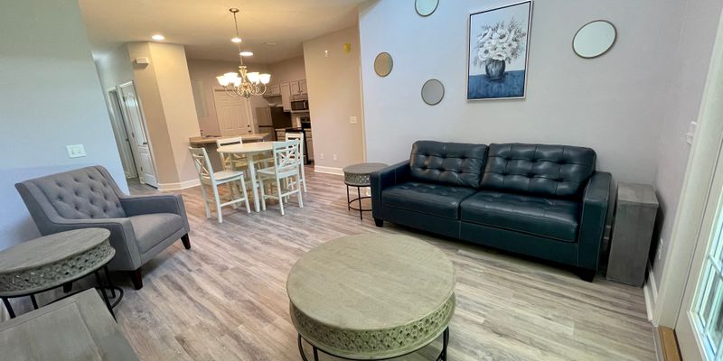 Dothan House: 111 Heyward Dr