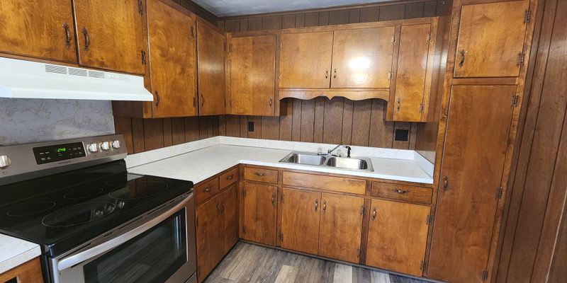 Atkins Townhome: 5907 Lee Hwy