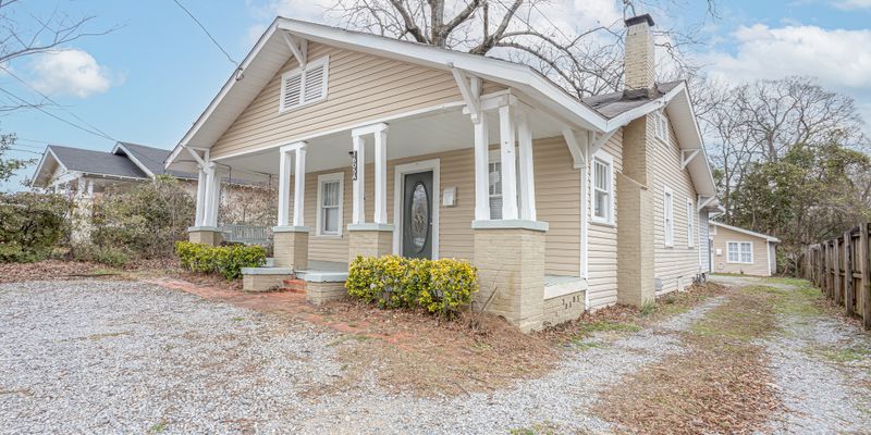 Montgomery House: 1605 West St